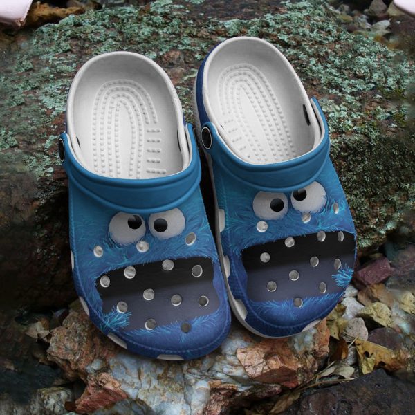 GAD0401205 Cookie Monster ads4, Crocs Water-proof And Lightweight The Muppet Cookie Monster Clogs, Fun And Safe For Outdoor Play, Blue, Water-proof