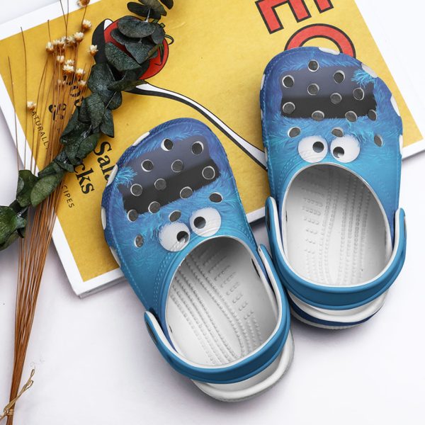 GAD0401205 Cookie Monster ads5, Crocs Water-proof And Lightweight The Muppet Cookie Monster Clogs, Fun And Safe For Outdoor Play, Blue, Water-proof