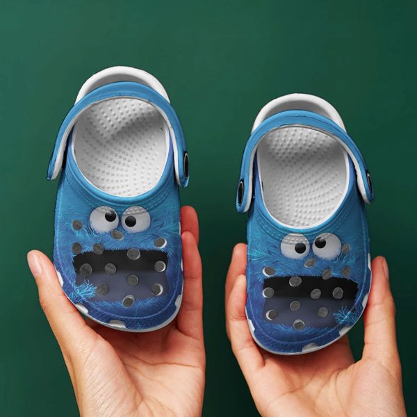 GAD0401205 Cookie Monster ads7, Crocs Water-proof And Lightweight The Muppet Cookie Monster Clogs, Fun And Safe For Outdoor Play, Blue, Water-proof