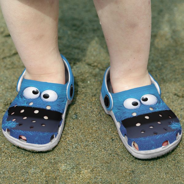 GAD0401205 Cookie Monster ads8, Crocs Water-proof And Lightweight The Muppet Cookie Monster Clogs, Fun And Safe For Outdoor Play, Blue, Water-proof