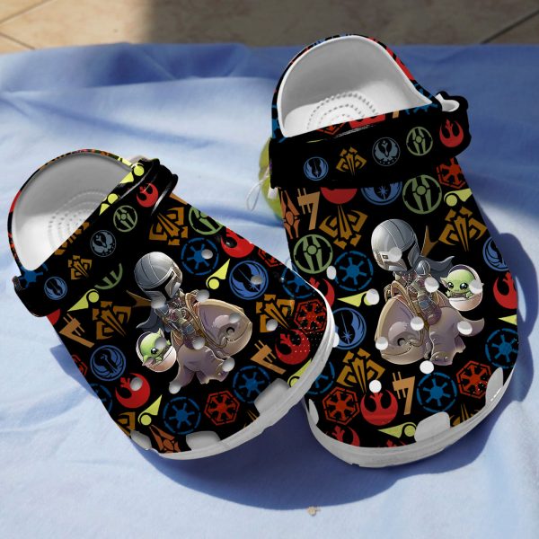 GAD2207101 ads1, New Star Wars Pattern Crocs With Drain Water And Debris When Kickin’ Around In Wet Conditions, New