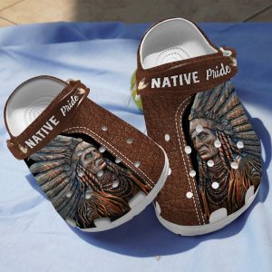 GAT2512120 asd 1, Brown Native Pride Limited Edition Crocs, Brown, Limited Edition