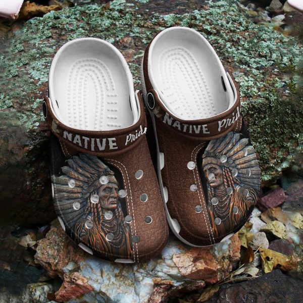 GAT2512120 asd 5, Brown Native Pride Limited Edition Crocs, Brown, Limited Edition