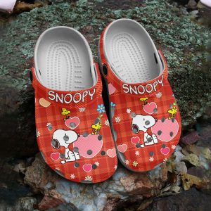 GSU1505353 mockup 2, Love Snoopy And Woodstock Floral 3d Printed Crocs, 3d Printed