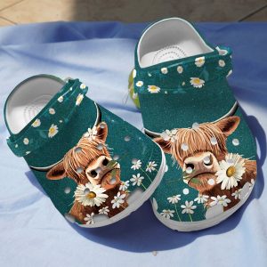 GTD0110102 ads1, Limited Edition Highland Cow With Beautiful Daisy Flowers Crocs For Adults, Adult, Beautiful, Limited Edition